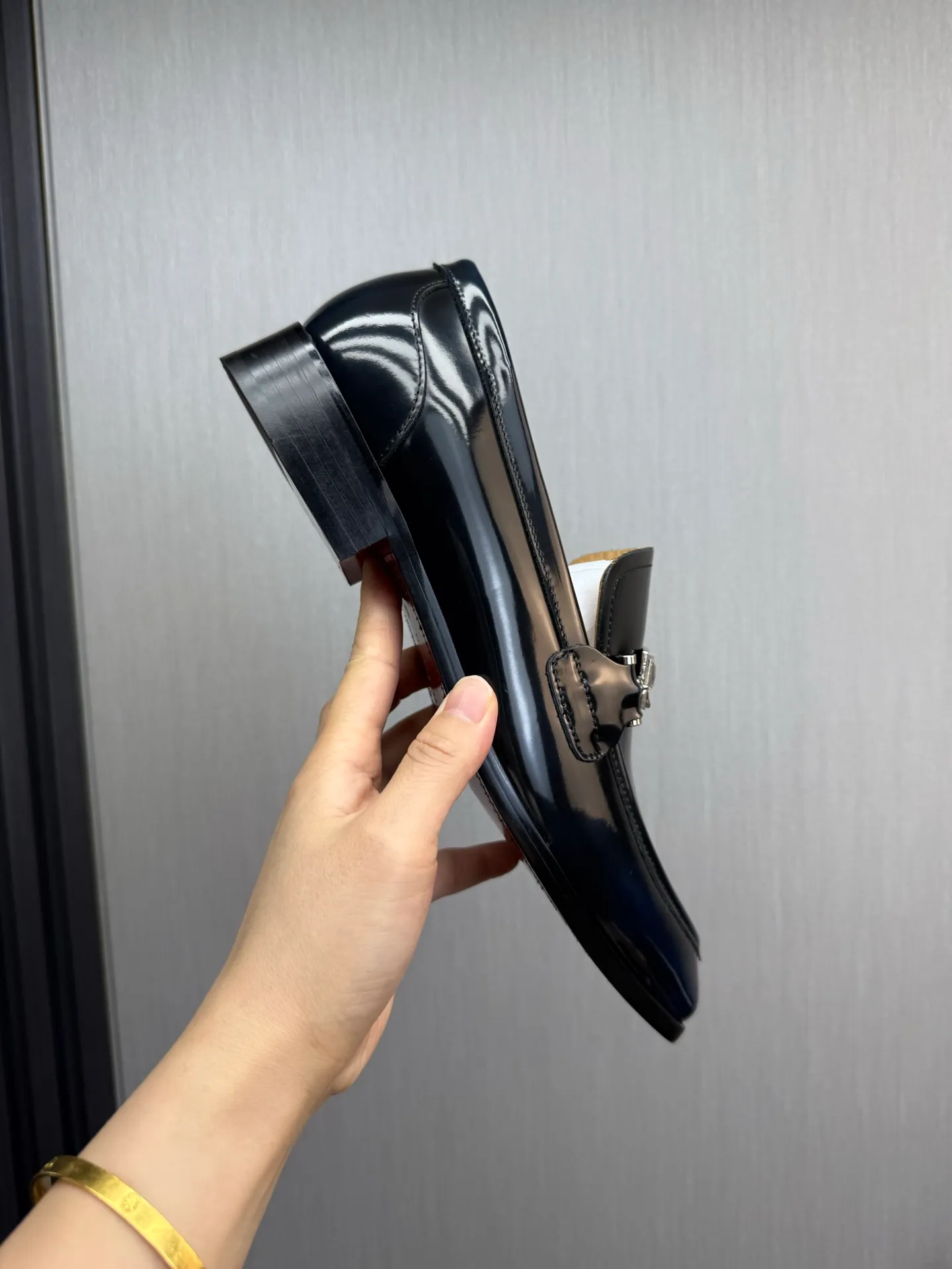 Factory price 520💰 Dolce&G .DG men's loafers👞 Classic and fashionable style, embellished with personalized DG logo. Imported cowhide, open-edge beaded cowhide, cowhide lining, original non-slip and wear-resistant outsole Size: 39-44 (customized at 38.45)